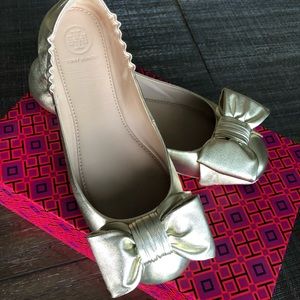 Tory Burch Women's leather flat shoes